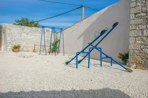 Pets Friendly Fully Fenced Villa Angela with Pool - Image 3