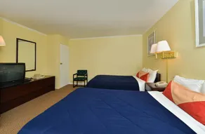 Americas Best Value Inn - Image 4