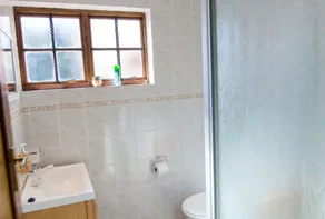 Colwyn Cottage - Image 2