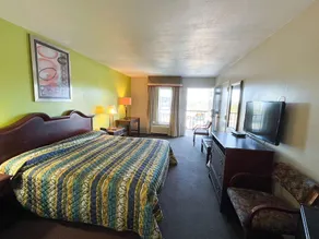 Days Inn Lake Gaston - Image 4