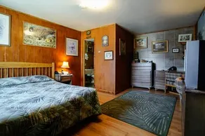 Blue and White Motel - Image 2