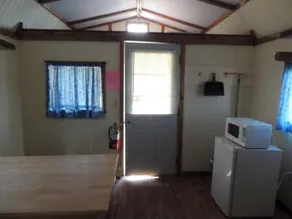 O'Connell's Yogi Bear Lakefront Cabin - Image 2