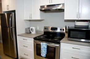 M&M's Maple Bay Mountain Guesthouse - Image 2