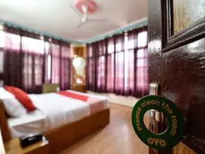 Hotel Kartik by OYO Rooms - Image 4