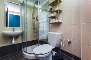 1 BR Apt, Amazing Location + Near to everything! - Image 3