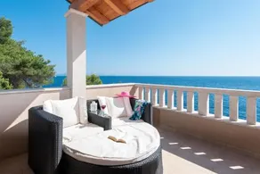 Exceptional Beachfront Holiday Villa on Korčula Island - Image 4