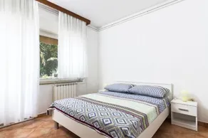 Spatious and cozy apartment with garden near Pula - Image 5