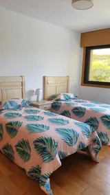 Modern 4 Double Bedroom Villa with Pool Garden - Image 4