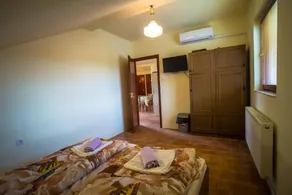Mickeys Thermal Apartments - Image 2
