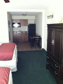 Crimson Inn - Image 5