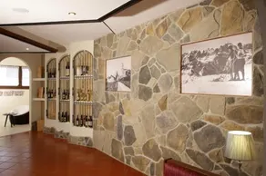 Hotel De la Ville - Image 3