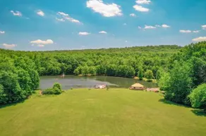 Lake In Wood Camping Resort - Image 4