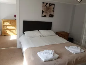 Station Hotel - Image 2