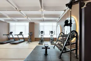 Hilton Garden Inn Qingdao West Coast Century Avenue - Image 4