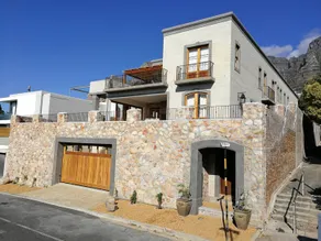 Bakovenbay Luxury Suites - Image 3