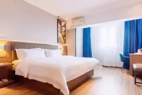 7 Days Premium Chongqing Longtou Temple North Railway Station Hotel - Image 4