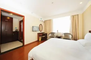 Greentree Inn Shanghai West Huaxia Road Metro Station Express Hotel - Image 2