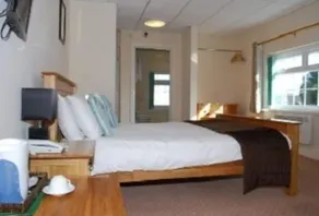 Woodridge Inn Hotel - Image 5