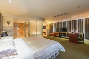 Kingdom Hotel - Image 3