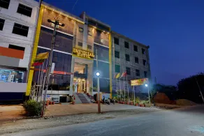 Hotel Imperial by OYO Rooms - Image 4