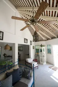 Beach Villa Yellow Canary - Image 3