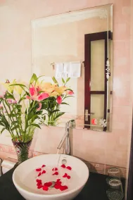 Vivyanne Hotel - Image 5