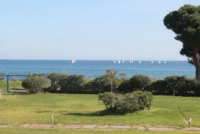 Beach House Hoopoe - Image 3