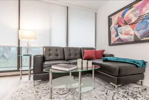 Amazing 1BR in Popular King West - Image 2