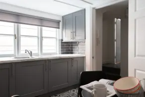 THE OXFORD LOFT CENTRAL AND MODERN 2BDR HIDDEN GEM - Image 3