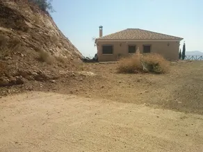 Ferienhaus 'El Desafío De Las Águilas' mit Blick auf den See, Wi-Fi und Klimaanlage - Image 4