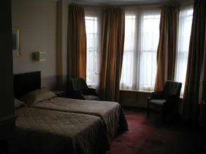 Glen Usk Hotel - Image 3