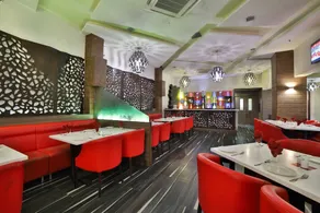 Hotel The Emerald by OYO Rooms - Image 2
