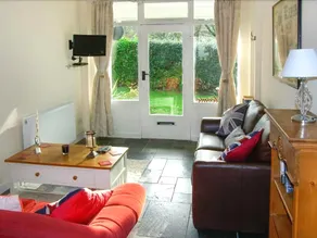 3 Riverside Bungalows - Image 2