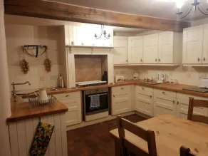 Beautiful 3-bed House in Longnor Near Buxton - Image 5