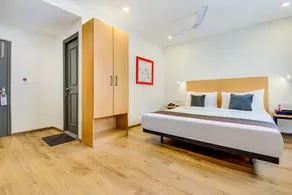 OYO Townhouse 165 Netaji Road - Image 5