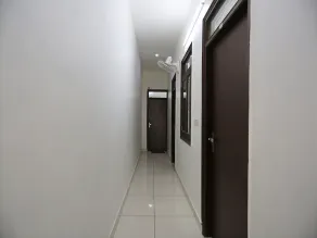 C D Guest House By OYO Rooms - Image 2