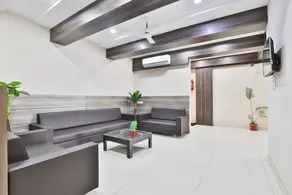 Hotel Ananya by OYO - Image 4