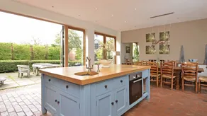 Lovely big Barn With hot tub - Image 3