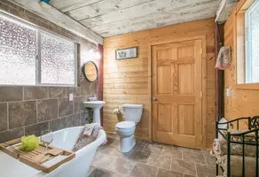 Log Hauler Haus - Image 3