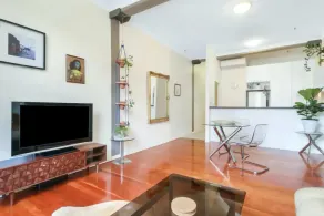 Stylish 1 Bedroom Apartment in Teneriffe - Image 5