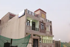 FabHotel Queen Palace by OYO Rooms - Image 5