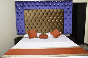 Hotel Luxury Palace - Image 2