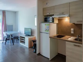 Semi-detached Home in the Hinterlands of Languedoc - Image 3