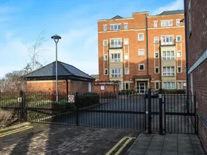 The Cambrian Apartment - Wrexham - Image 4
