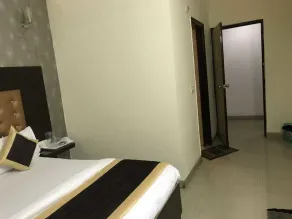 Hotel Aamantran Inn - Image 4