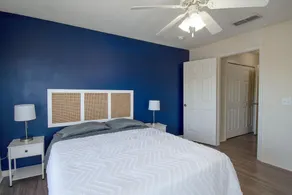 Upscale Modern Resort-style Retreat Great Location - Image 4