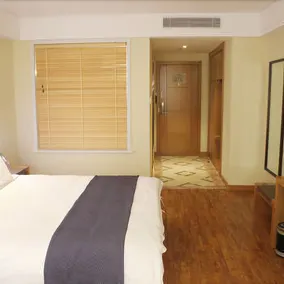 V Yeginn Hotel - Image 3