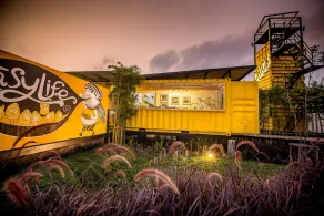Chick Resort - Image 5