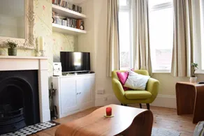 Quiet 1 Bedroom Home in South London - Image 2