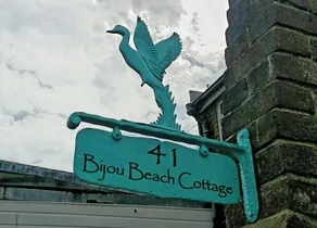 Bijou Beach Cottage - Self Catering - Image 5